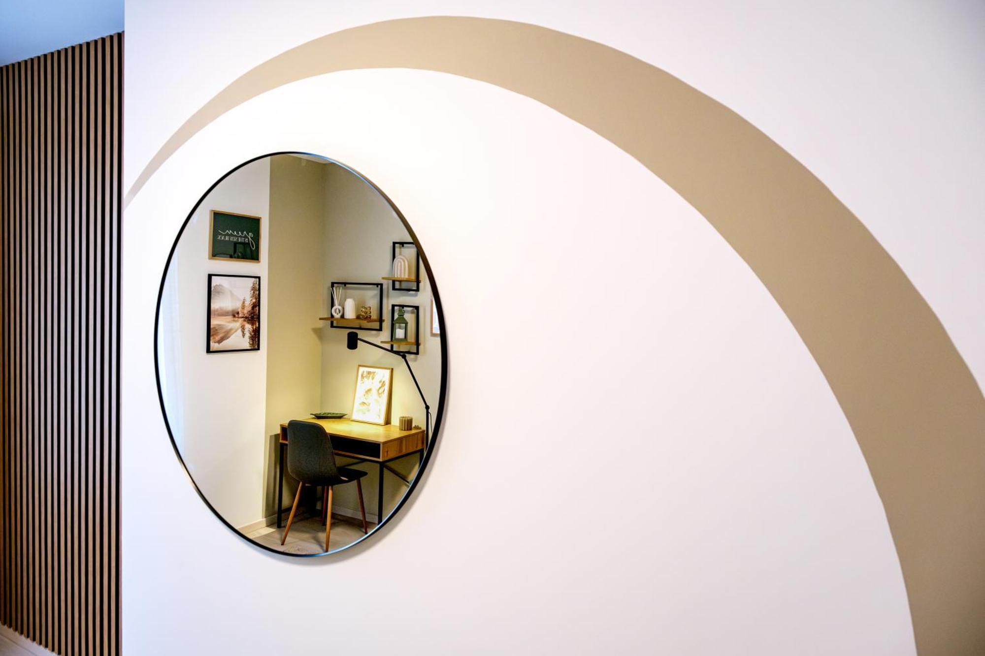 Design Near Park With Free Parking Appartement