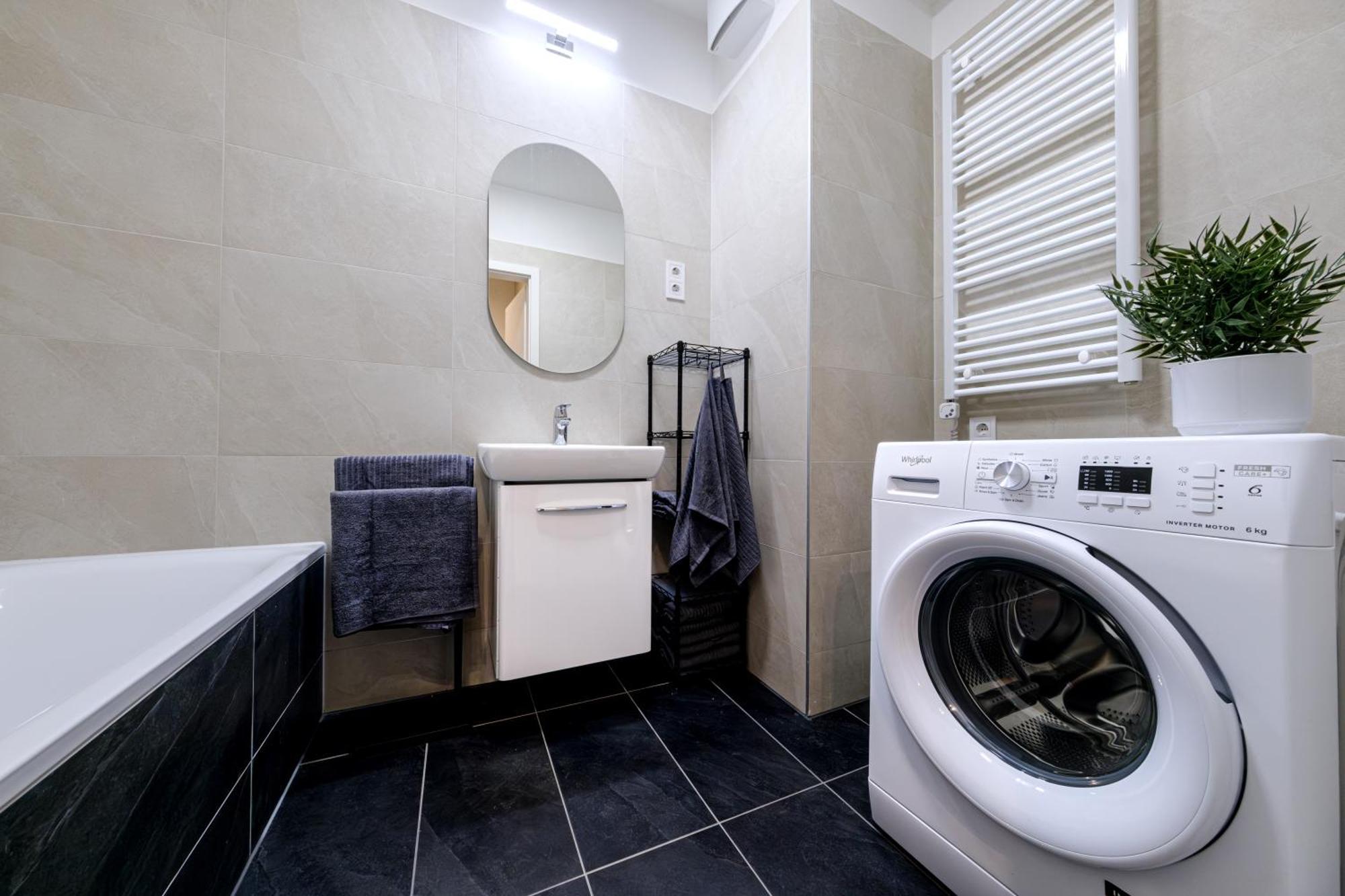 Design Near Park With Free Parking Appartement
