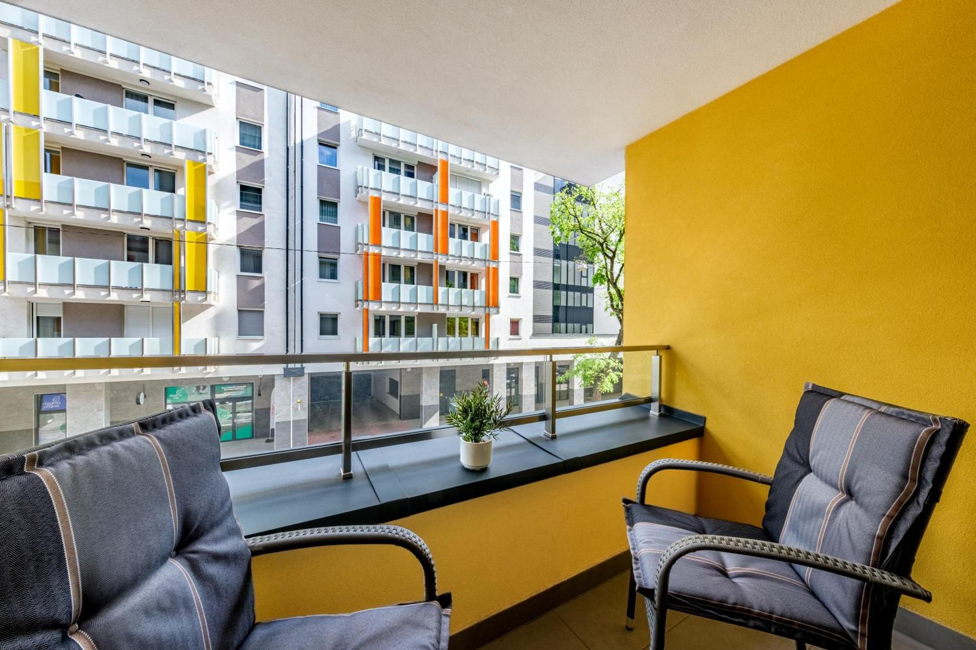 Appartement Design Near Park With Free Parking